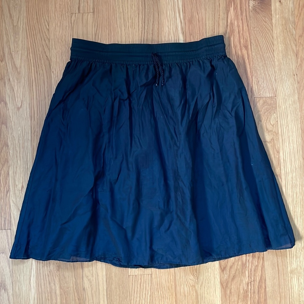 White House Black Market black elastic waist skirt with lining